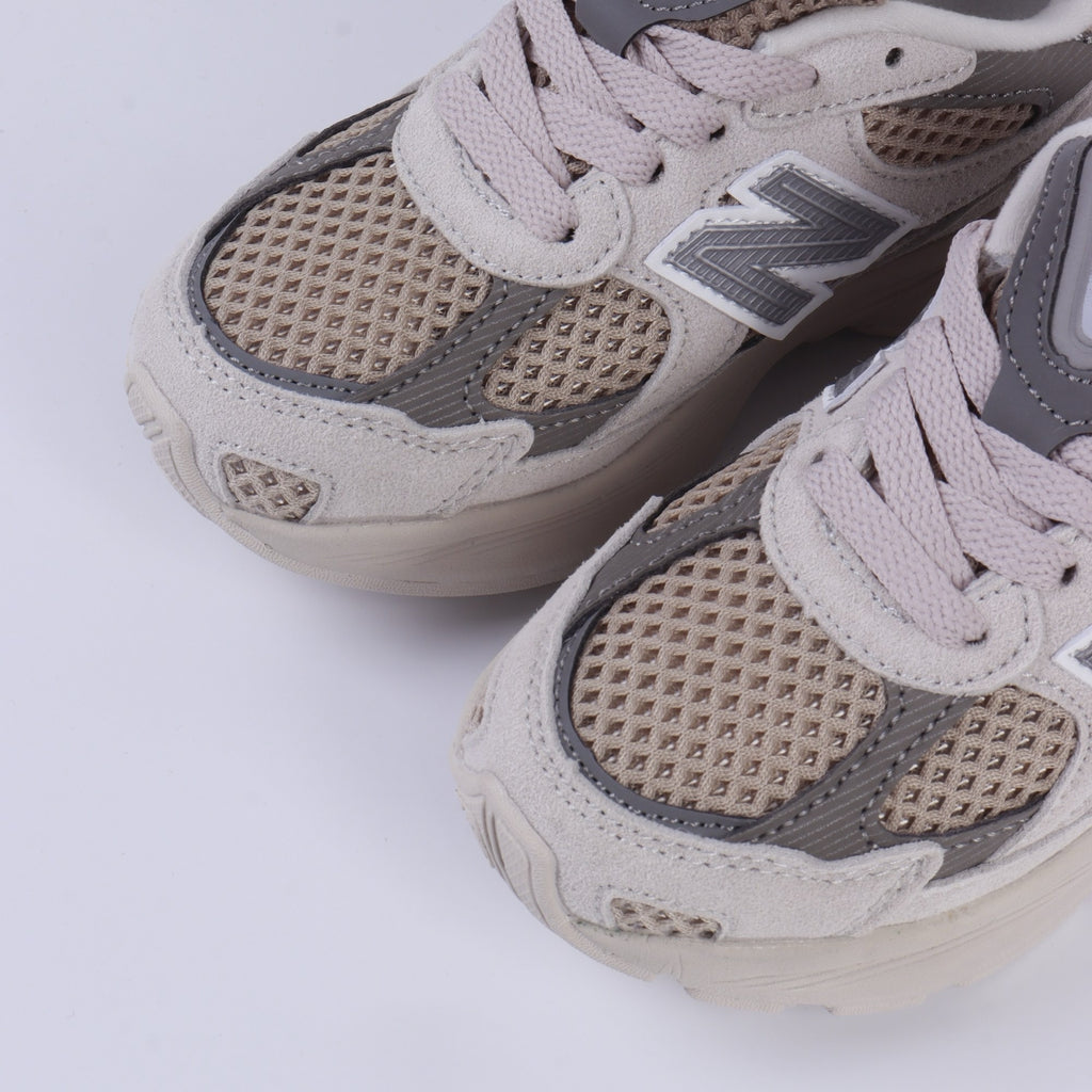 N 2010 children's shoes "Light beige & light grey"