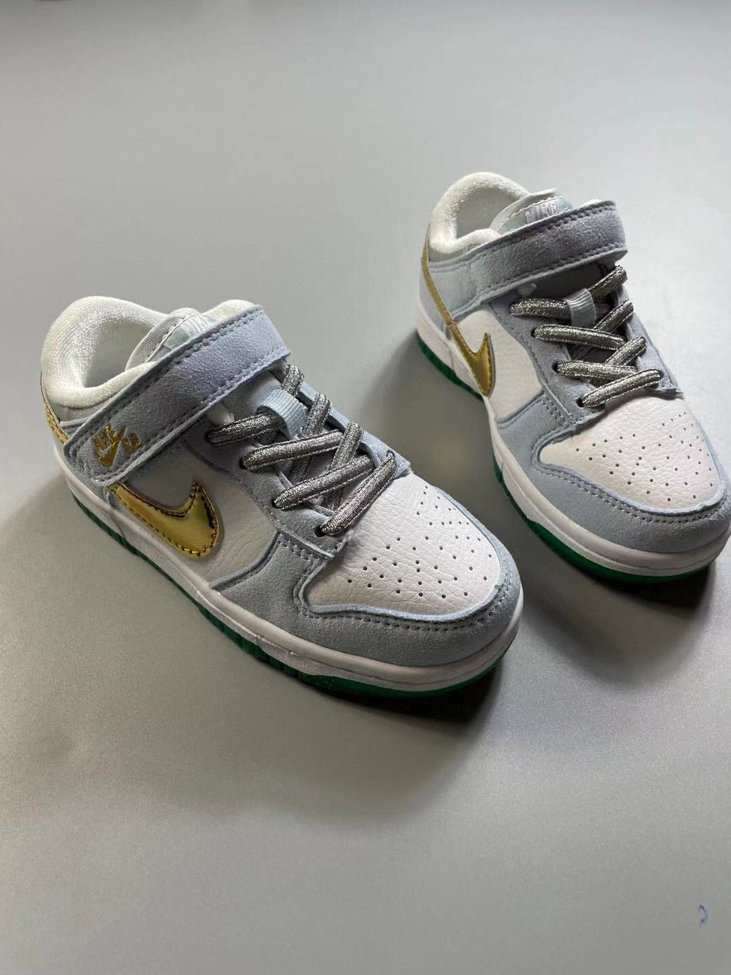 Nike SB single buckle sneakers" white, gray"